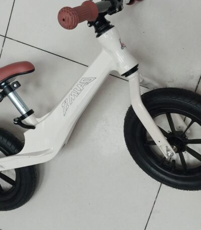 Bicicleta fara pedale roti gonflabile